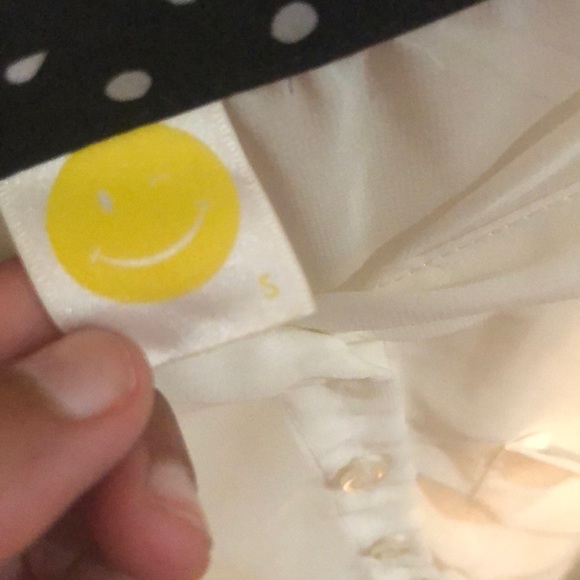 Bundle of two adorable shirts - Picture 4 of 6